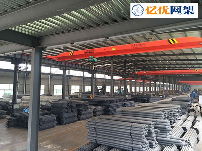 高安杆件待发货区